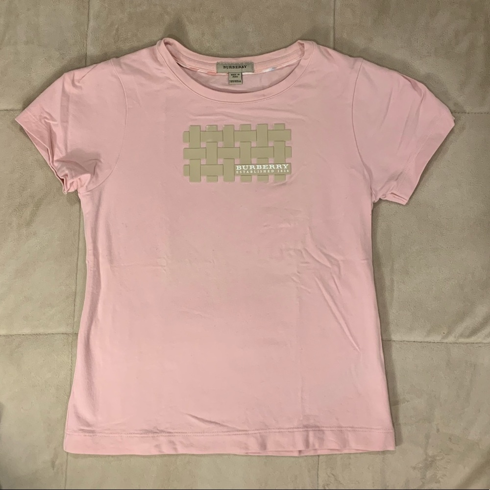 New without tags Burberry girls shirt 💓